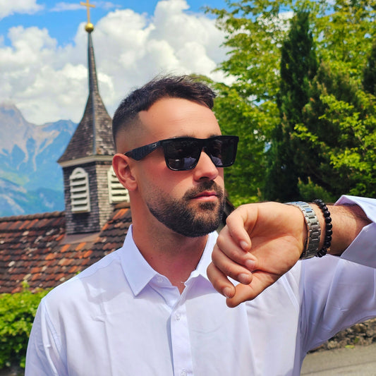 Elegant white dress shirt for men – long sleeves, sharp collar, perfect for office or events