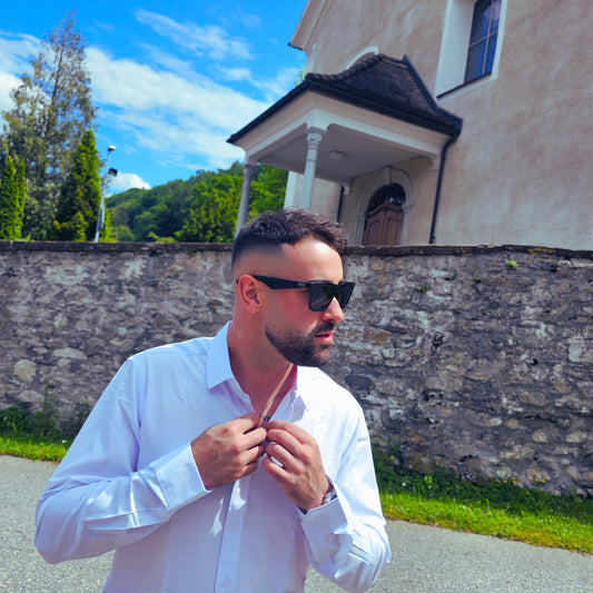 Men’s classic white button-up shirt with stretch fabric and modern tailored fit